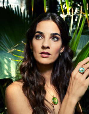#15907 - Laura (36)